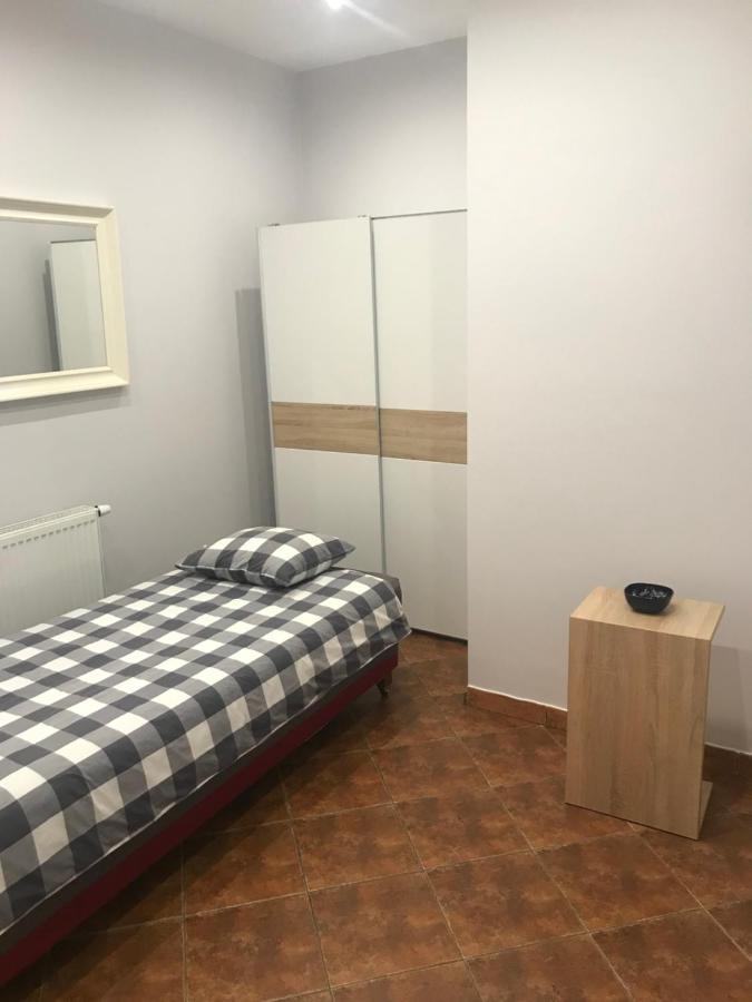 Ostello Piwnica Miechów Esterno foto