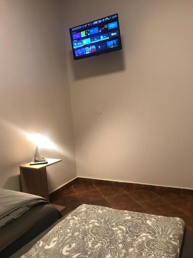 Ostello Piwnica Miechów Esterno foto